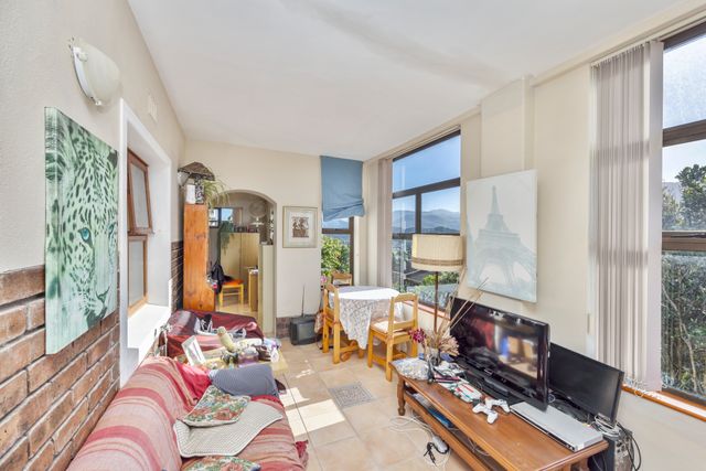 To Let 6 Bedroom Property for Rent in Fish Hoek Western Cape